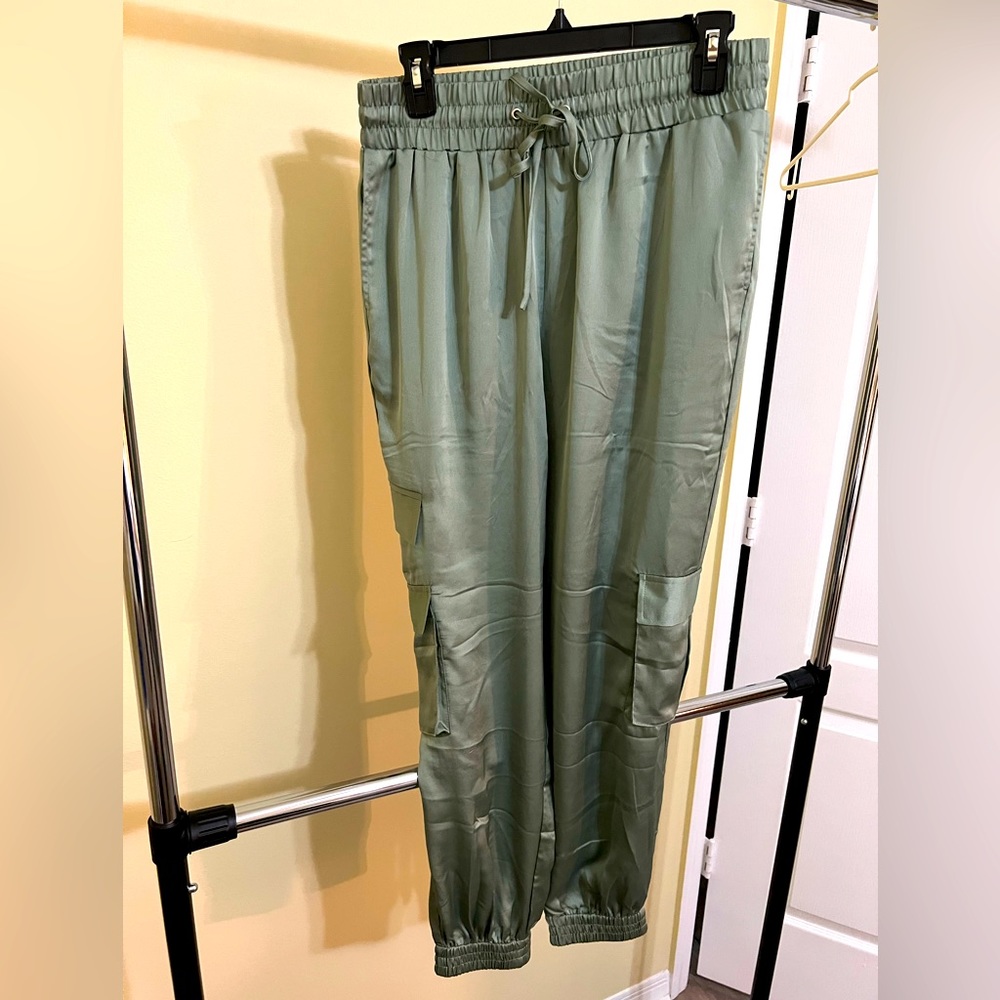 Womens green cargo pants